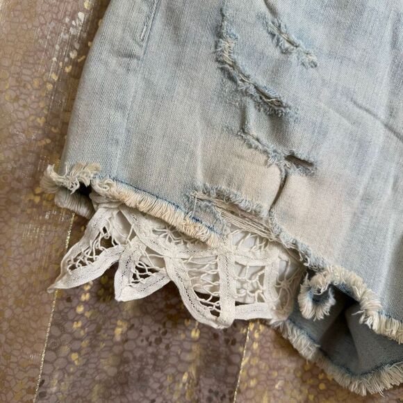 American Eagle High Rise Shortie Light Wash Lace Pocket Stretch Shorts 10 NWT - Picture 8 of 11